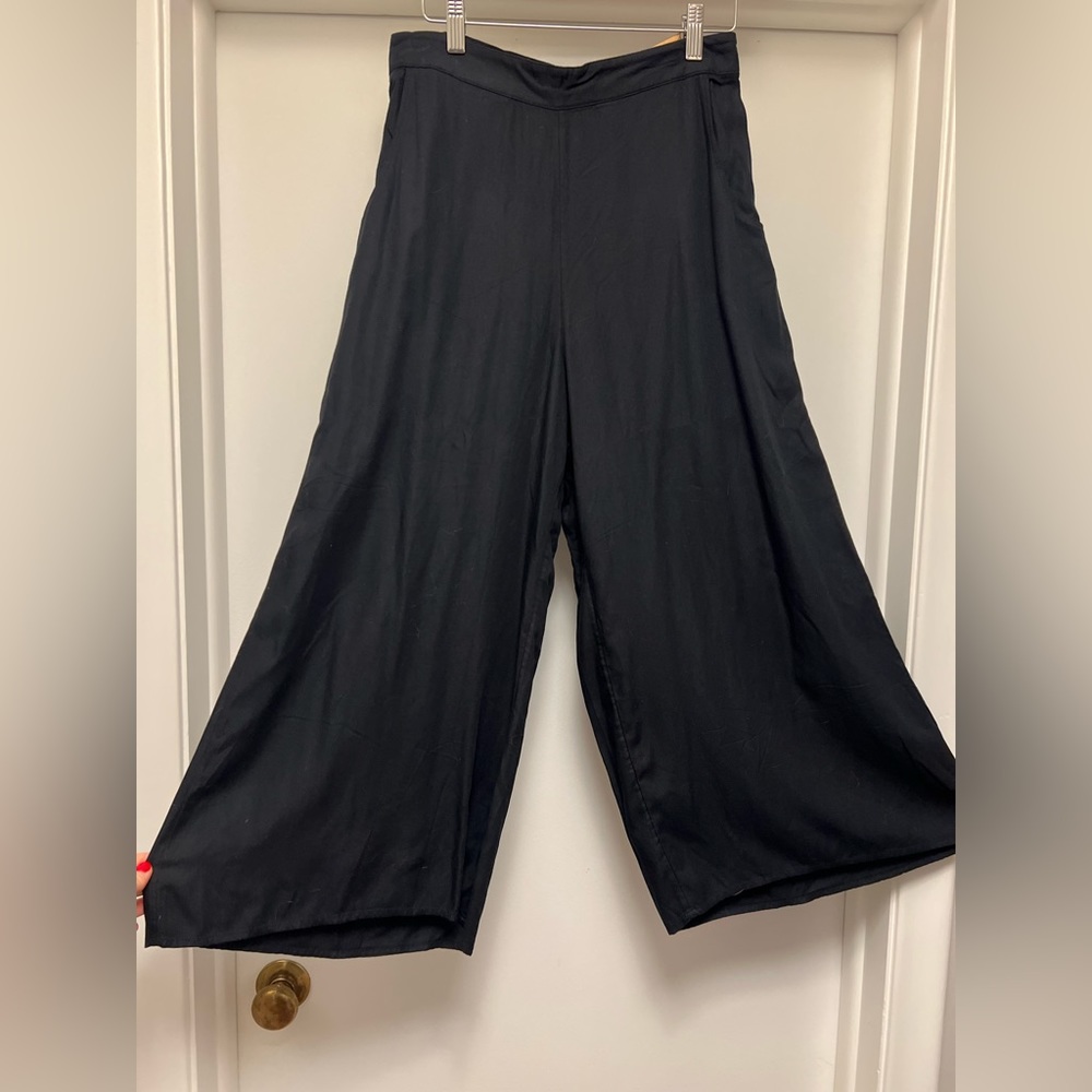 Hollister Wide Leg black Pants Size Medium.